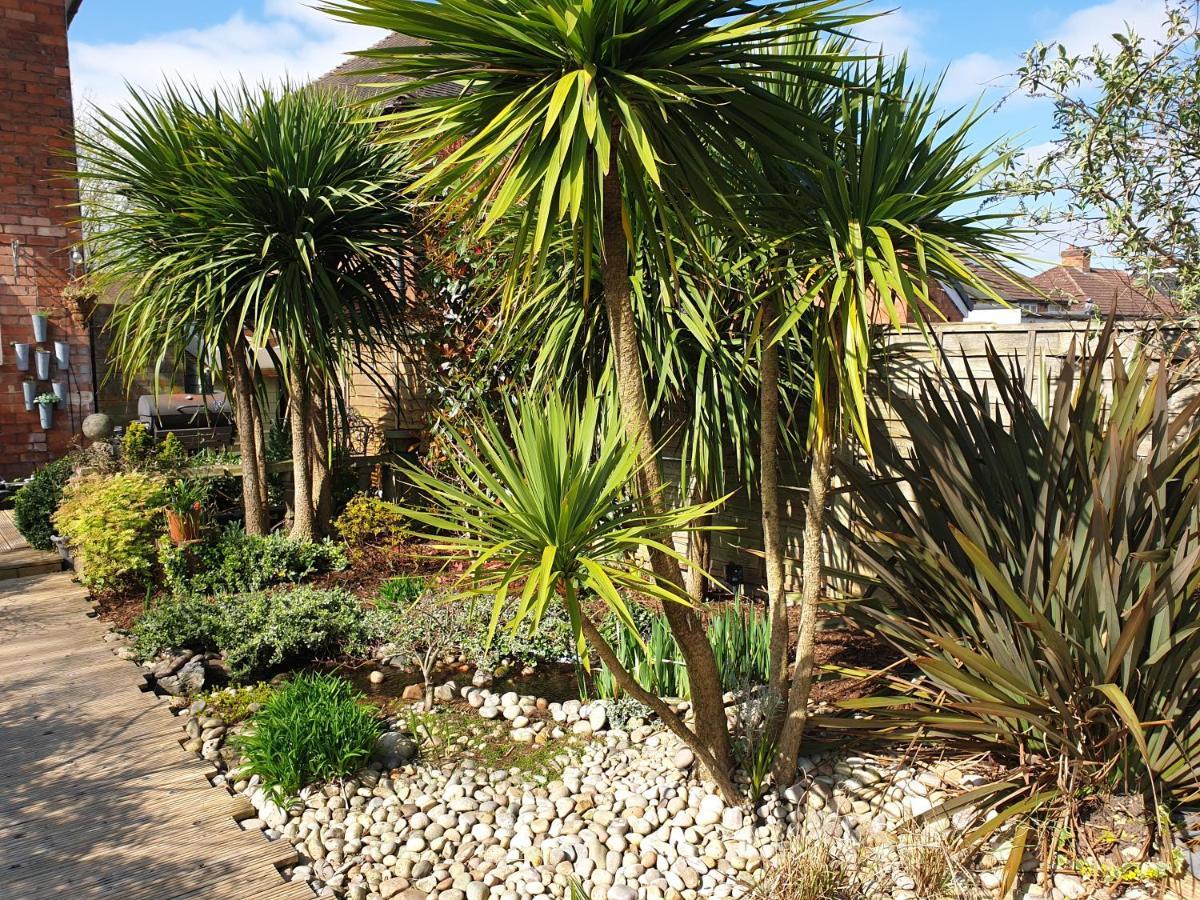 Tropical Garden Oasis Rooms Birmingham Eksteriør bilde